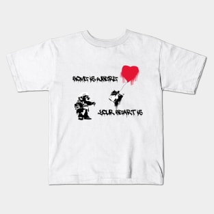 HOME HEART BLACK NO WALL Kids T-Shirt